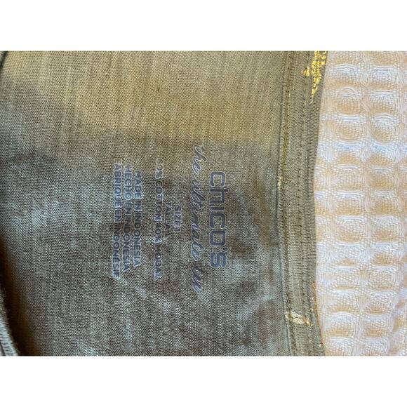 Chico’s The Ultimate Tee Olive Green Palm Tree Print Short Sleeve Size 1 (Med) - Picture 8 of 10